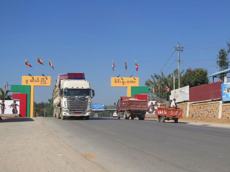 မူဆယ်-မန္တလေး မီးရထားလမ်း